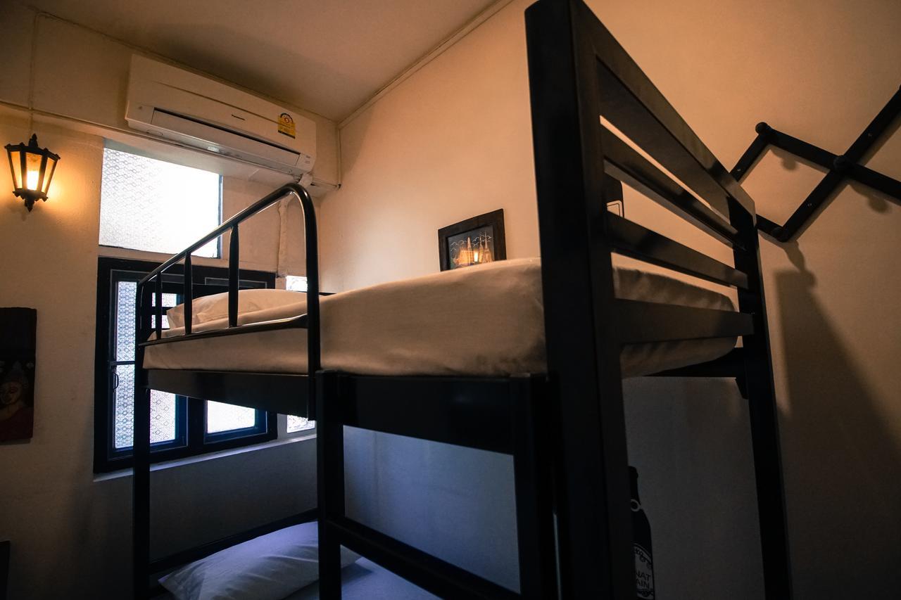 Yha Bangkok Downtown @ Station S3 Hostel Bagian luar foto