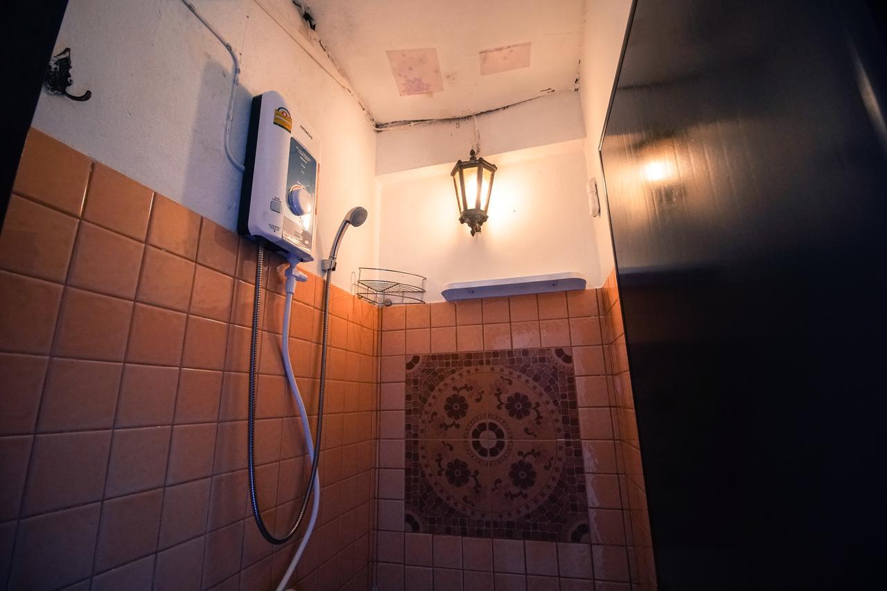 Yha Bangkok Downtown @ Station S3 Hostel Bagian luar foto