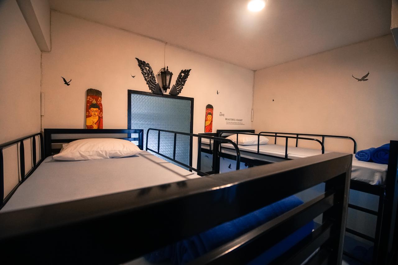 Yha Bangkok Downtown @ Station S3 Hostel Bagian luar foto